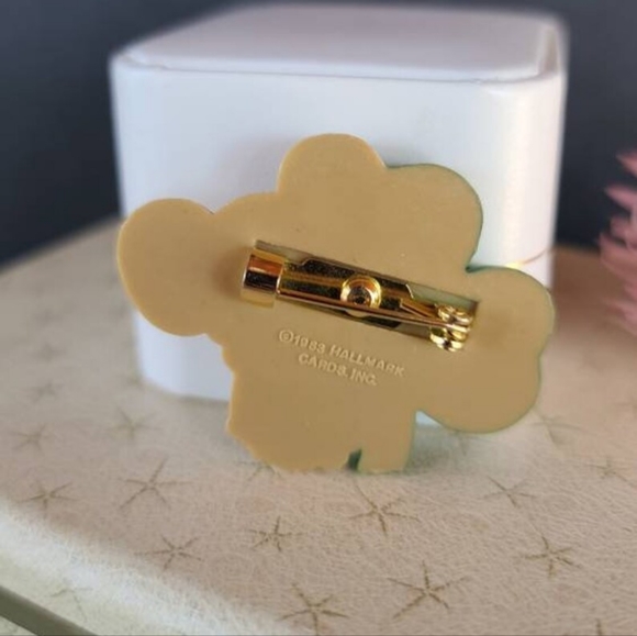 Hallmark Cards Inc. Three Leaf Clover Mouse Brooch - Picture 9 of 10